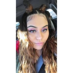 Meet your Posher, Riah